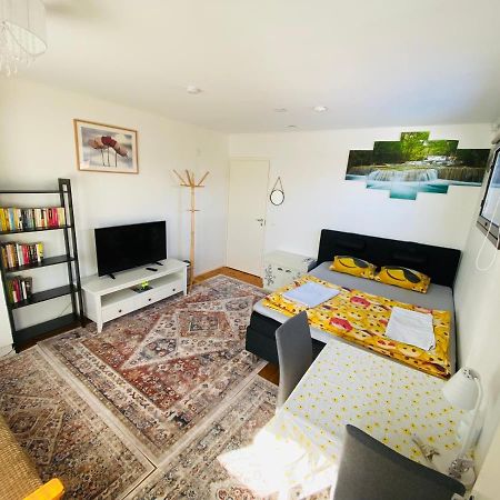 Two Bedrooms,Dining Area And Bathroom With Private Entrance Kotka Esterno foto
