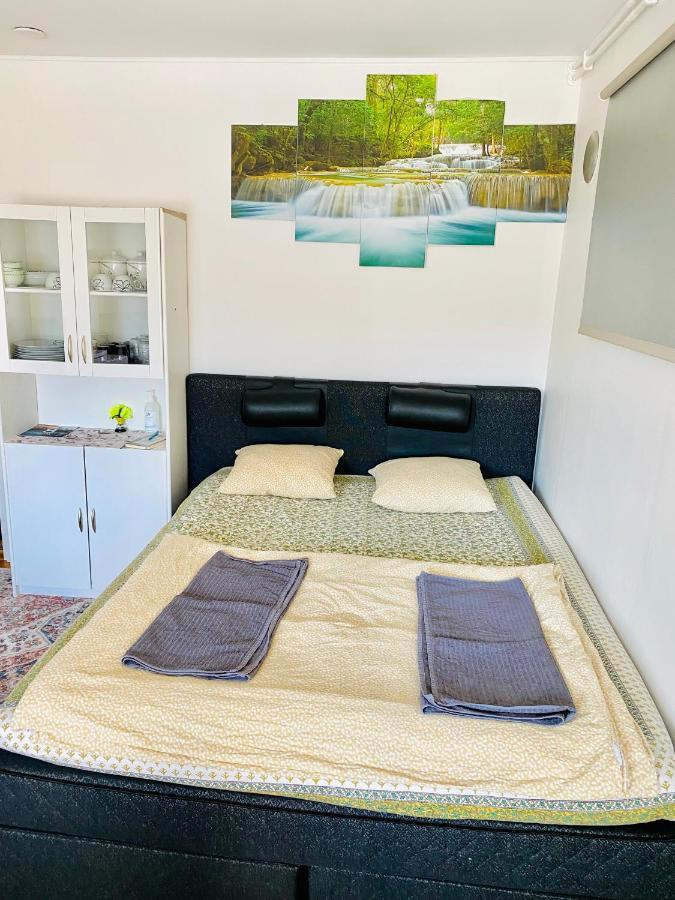 Two Bedrooms,Dining Area And Bathroom With Private Entrance Kotka Esterno foto