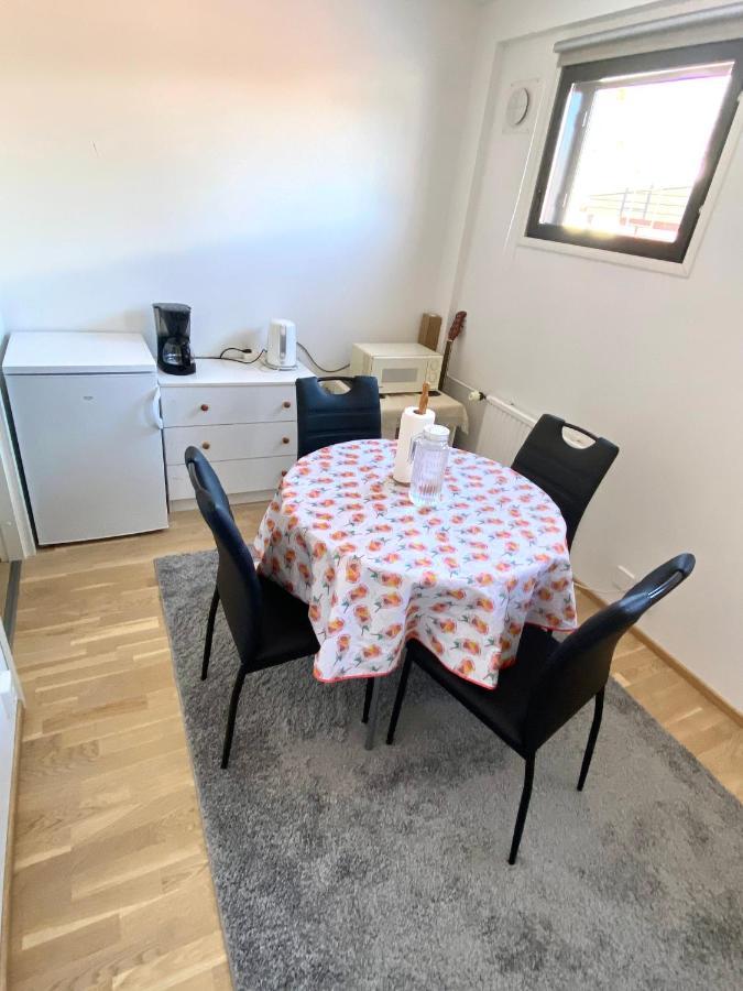 Two Bedrooms,Dining Area And Bathroom With Private Entrance Kotka Esterno foto
