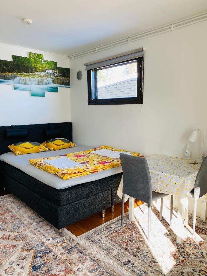 Two Bedrooms,Dining Area And Bathroom With Private Entrance Kotka Esterno foto